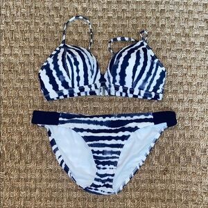 Athleta Blue and White Striped TieDye style Bikini Set sz Med/Large